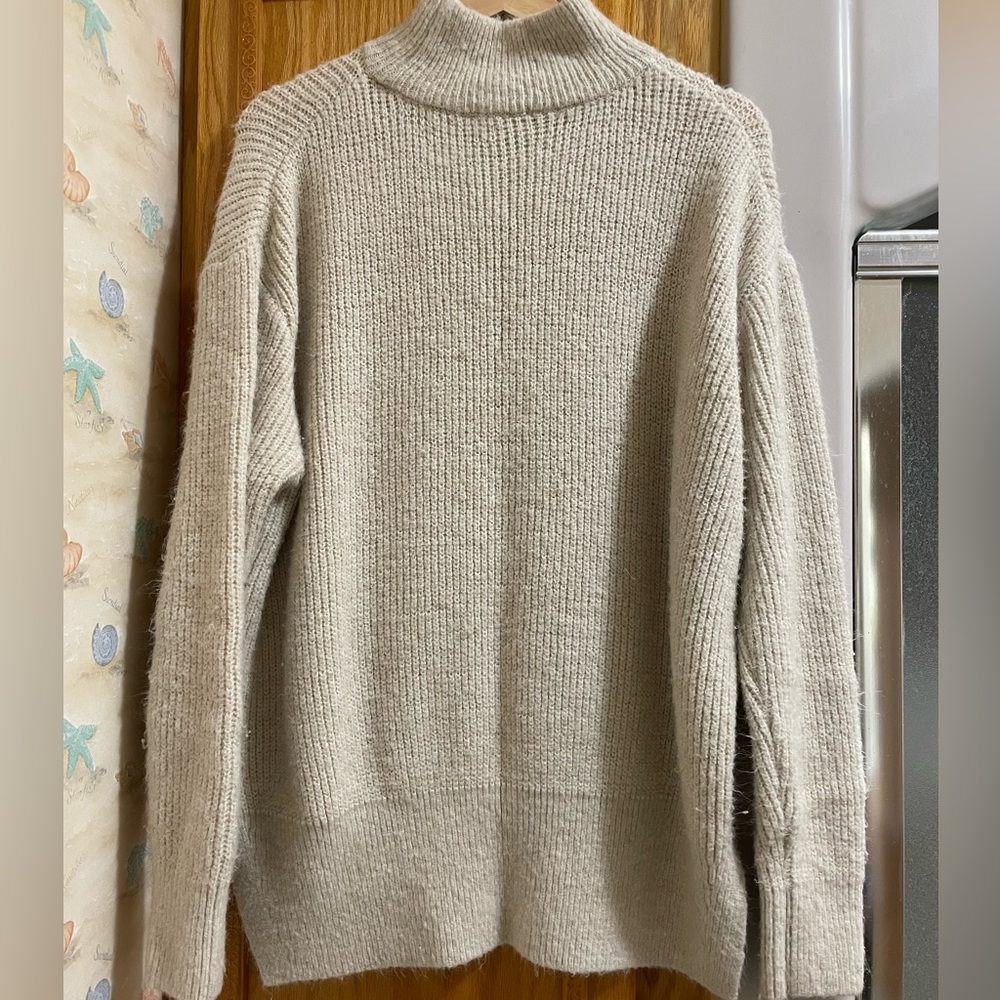 The Barea sweater from Neuflora.